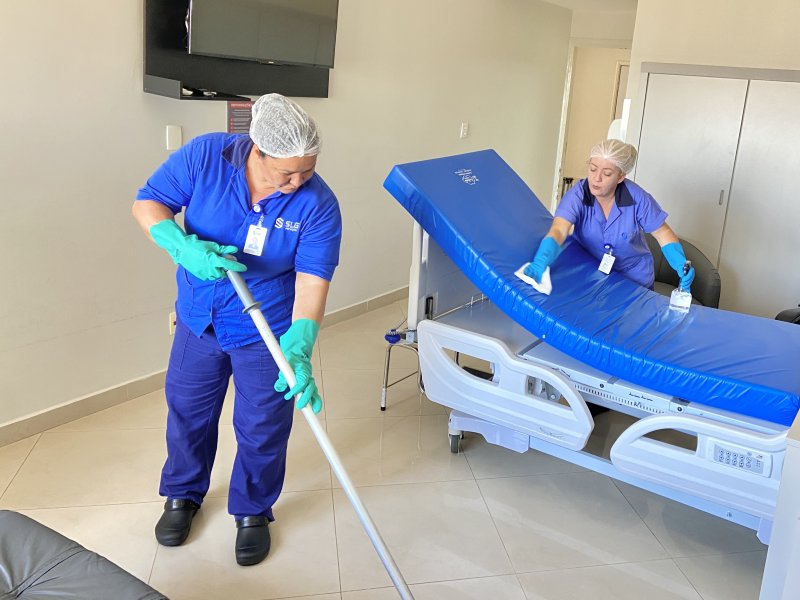 Limpeza Concorrente vs. Limpeza Terminal: Entenda as Diferenças Operacionais na Prática Hospitalar